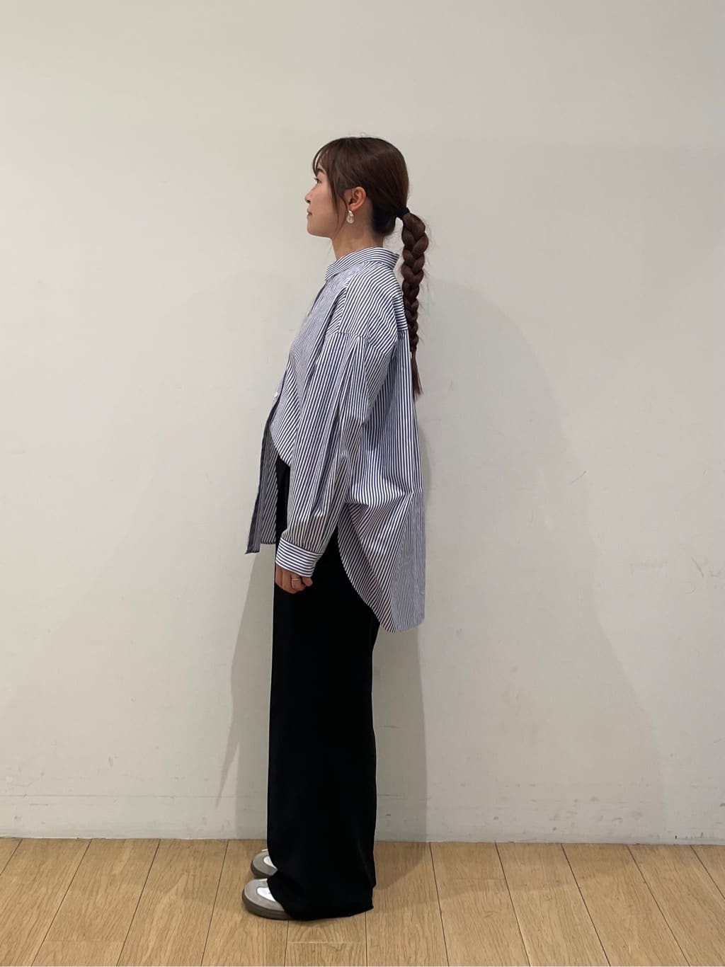 maiさんの「INDIVI｜◆【UVケア／カラーストライプ柄】袖コンシャスシャツ」を使ったコーディネート