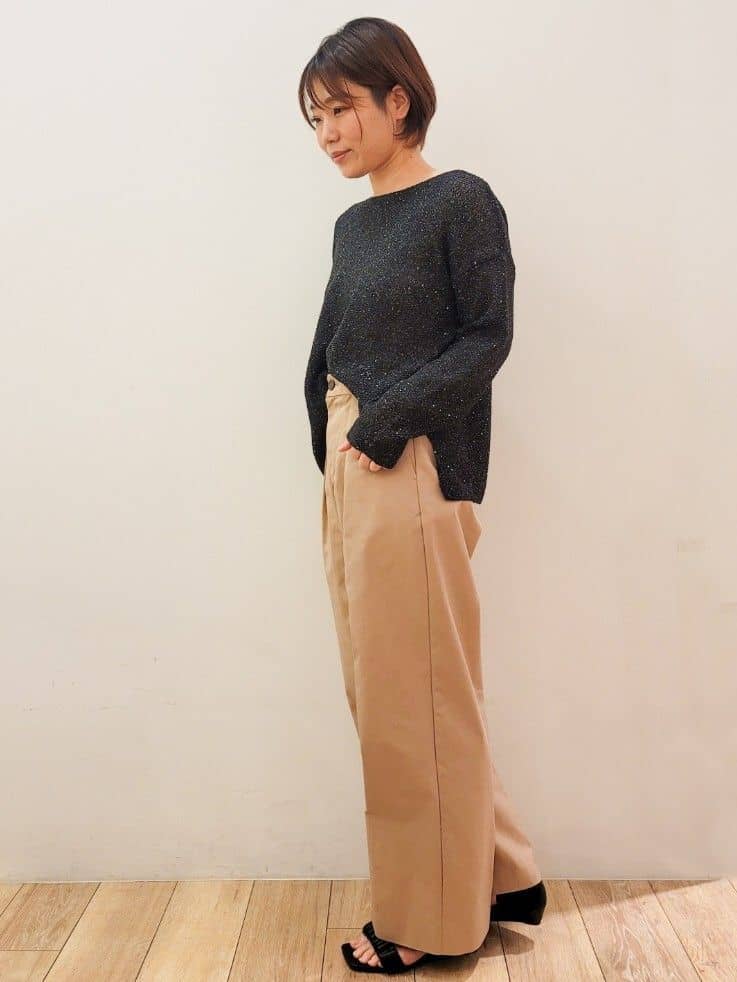 yuyuさんの「OPAQUE.CLIP｜◆スパンコールボートネックニット【洗濯機洗い可】」を使ったコーディネート