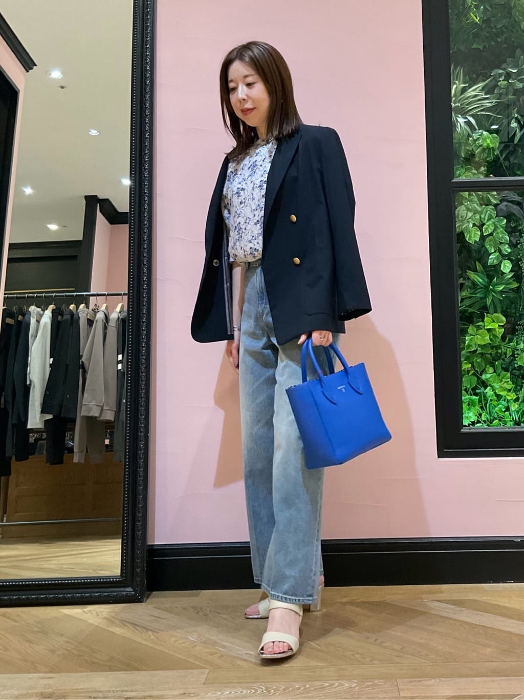maruさんの「DRESSTERIOR｜ヴィンテージ加工ワイドデニムパンツ」を使ったコーディネート