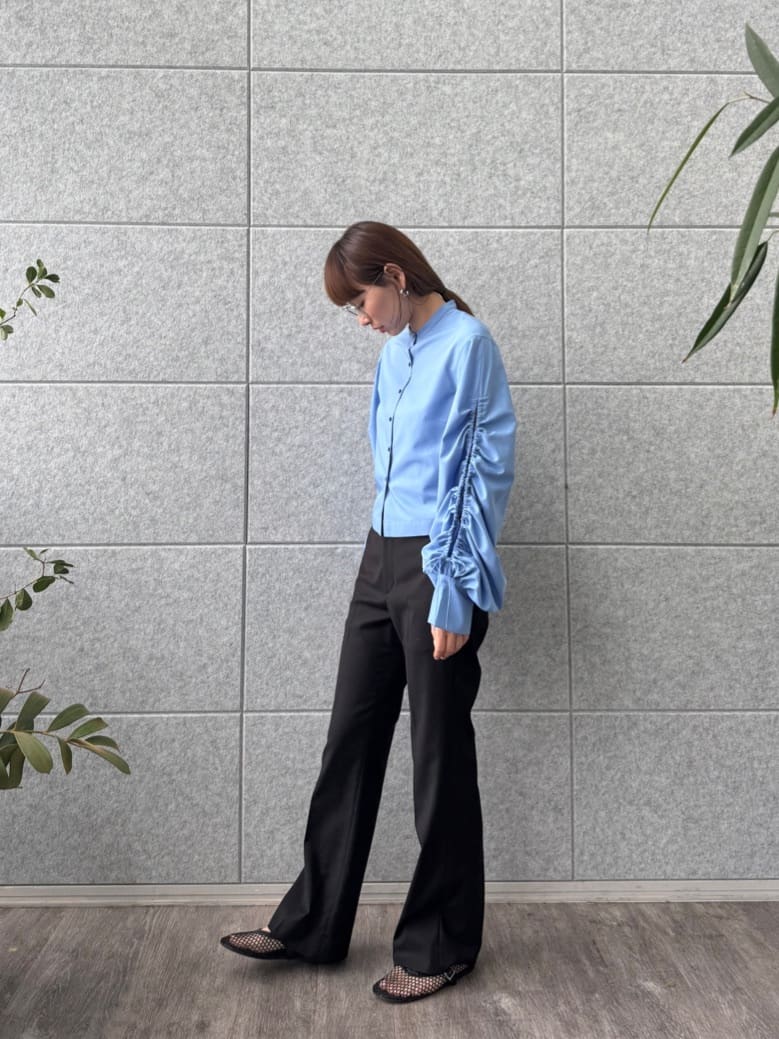 designer yukaさんの「CODE A｜playful puffs blouse」を使ったコーディネート
