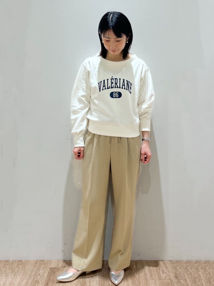 momokoさんの「OPAQUE.CLIP｜◆カレッジロゴスウェット【洗濯機洗い可】」を使ったコーディネート