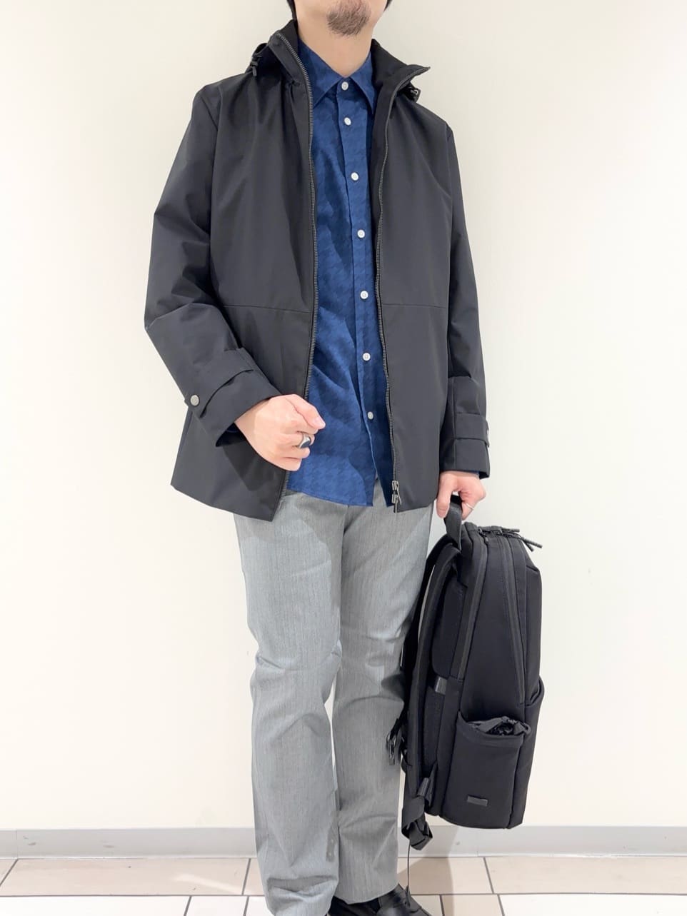 及川さんの「TAKEO KIKUCHI｜【全7サイズ&times;8色展開！】トップマルチヘリンボン パンツ」を使ったコーディネート