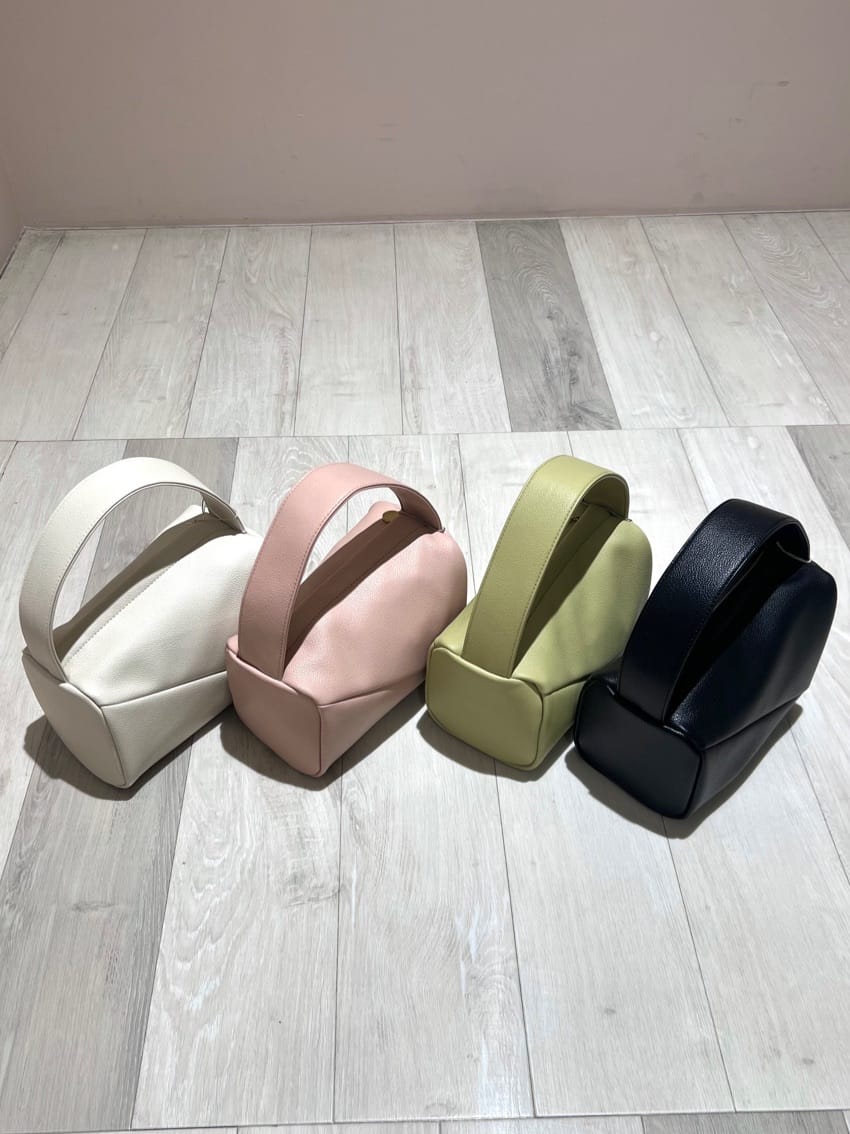yumiさんの「ESPERANZA｜ダブルベルトメッシュパンプス」を使ったコーディネート