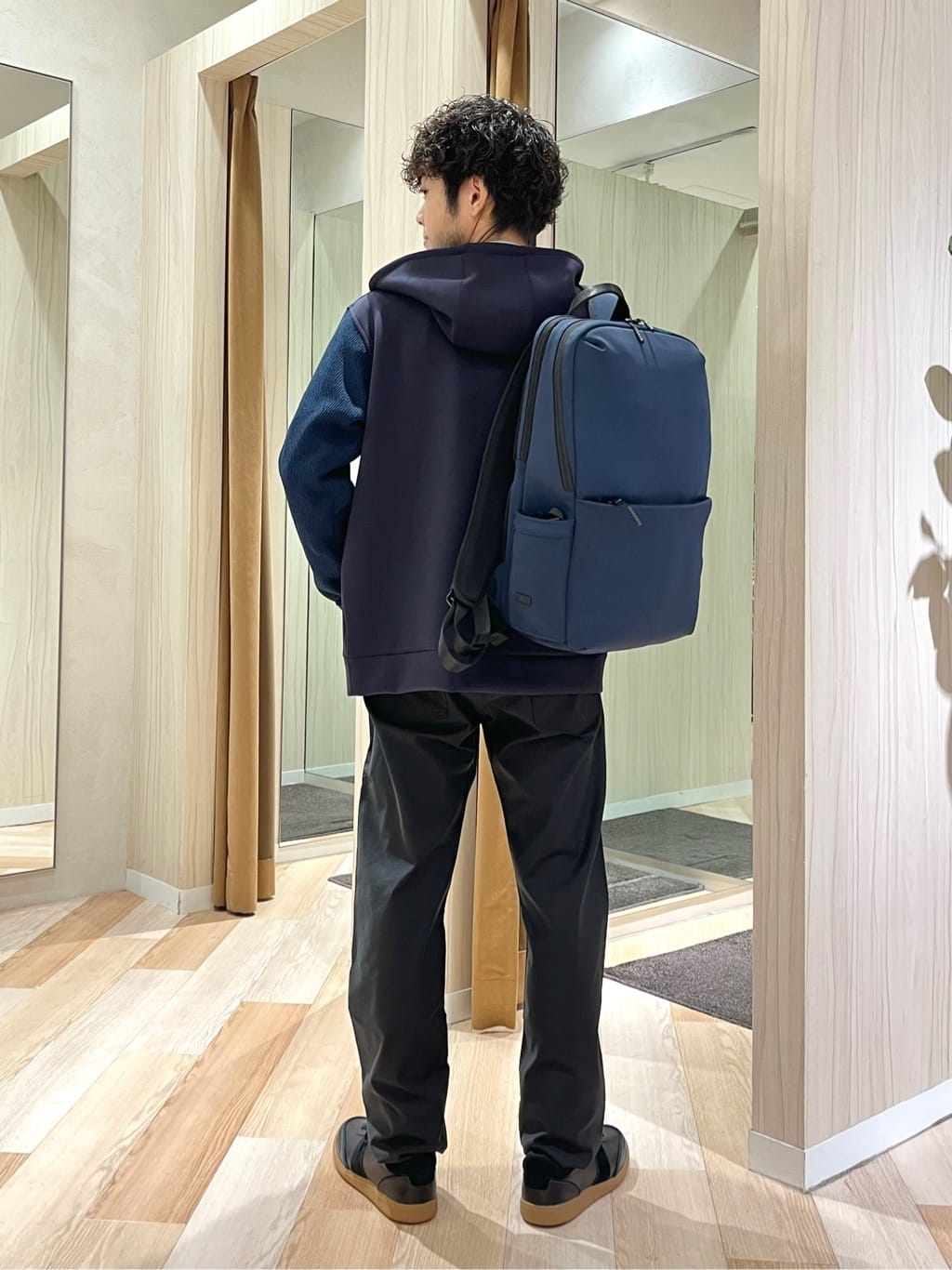 URAさんの「TAKEO KIKUCHI｜【Made in JAPAN】播州織 ストレッチ パンツ」を使ったコーディネート