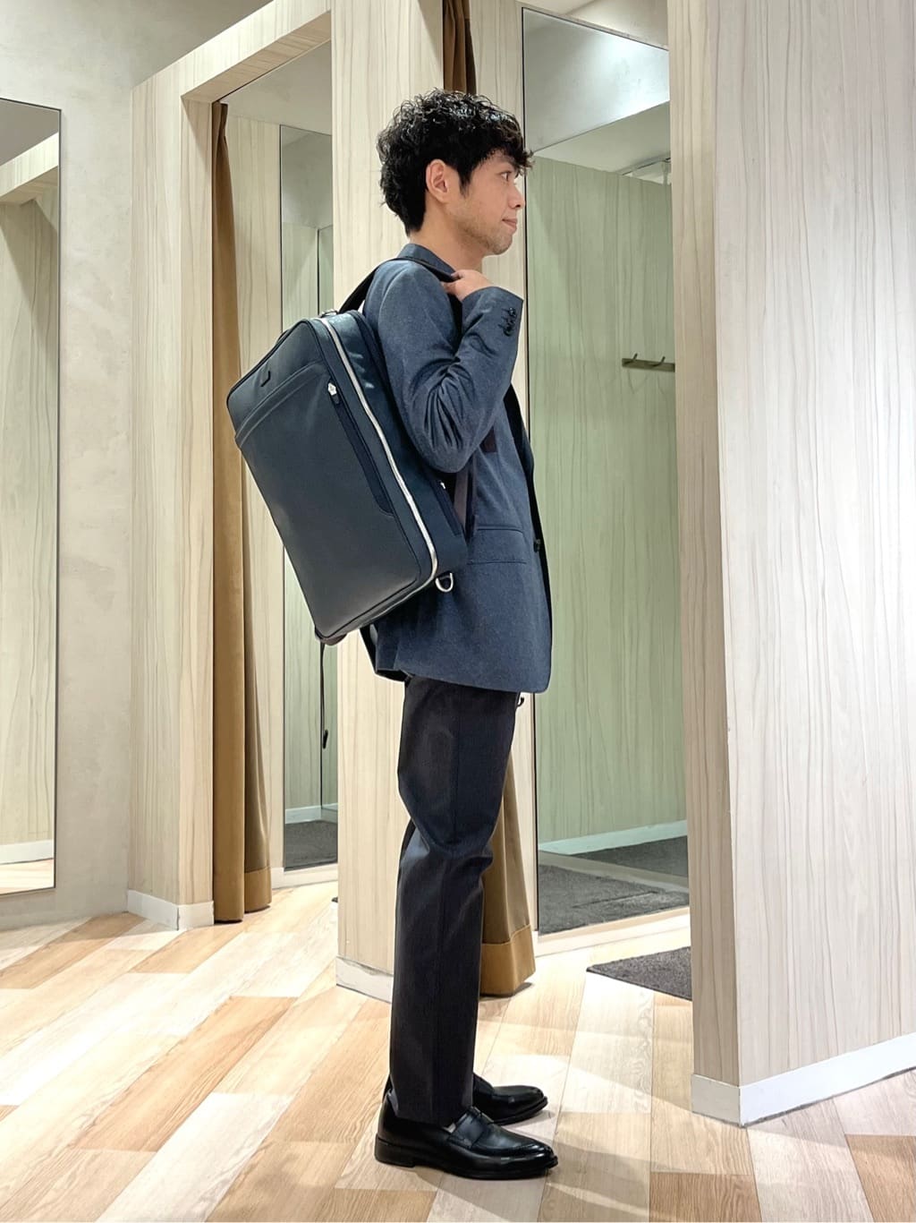 URAさんの「TAKEO KIKUCHI｜【全7サイズ&times;8色展開！】トップマルチヘリンボン パンツ」を使ったコーディネート