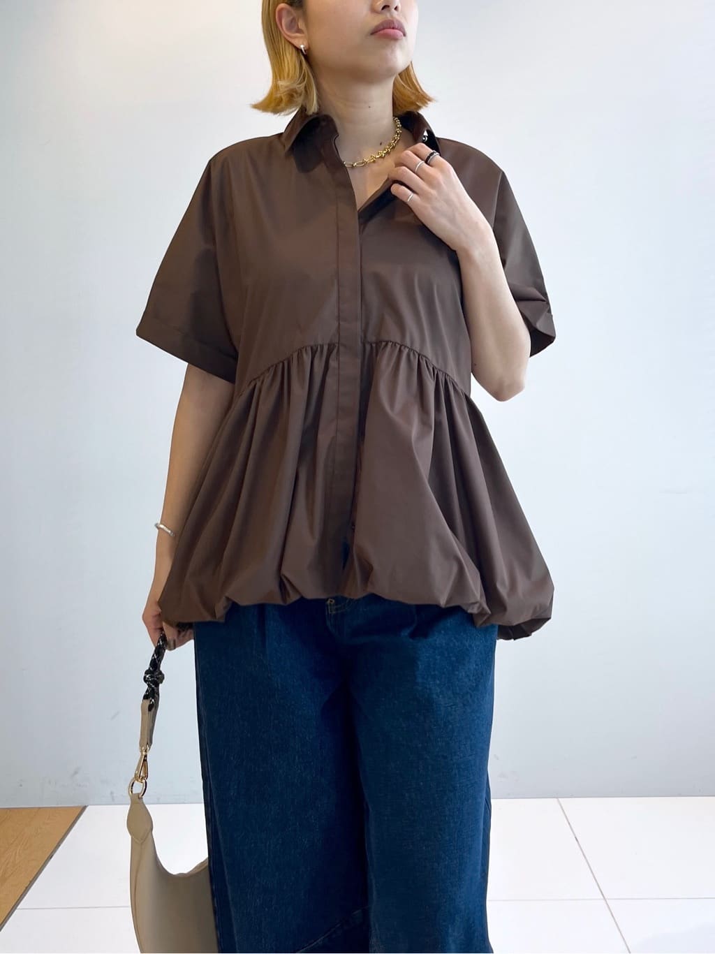 Harukaさんの「INDIVI｜ハイウエストカーブデニム」を使ったコーディネート
