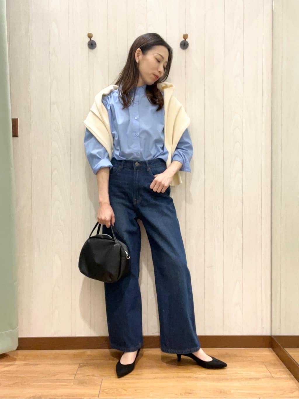 カンチャンさんの「SHOO･LA･RUE｜◆【洗える/S-LL】ドライタッチが心地よい 畦編みVネックカーディガン」を使ったコーディネート