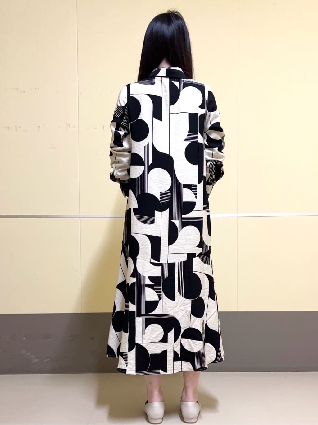 あきさんの「OPAQUE.CLIP｜◆ジオメトリックプリントワンピース」を使ったコーディネート