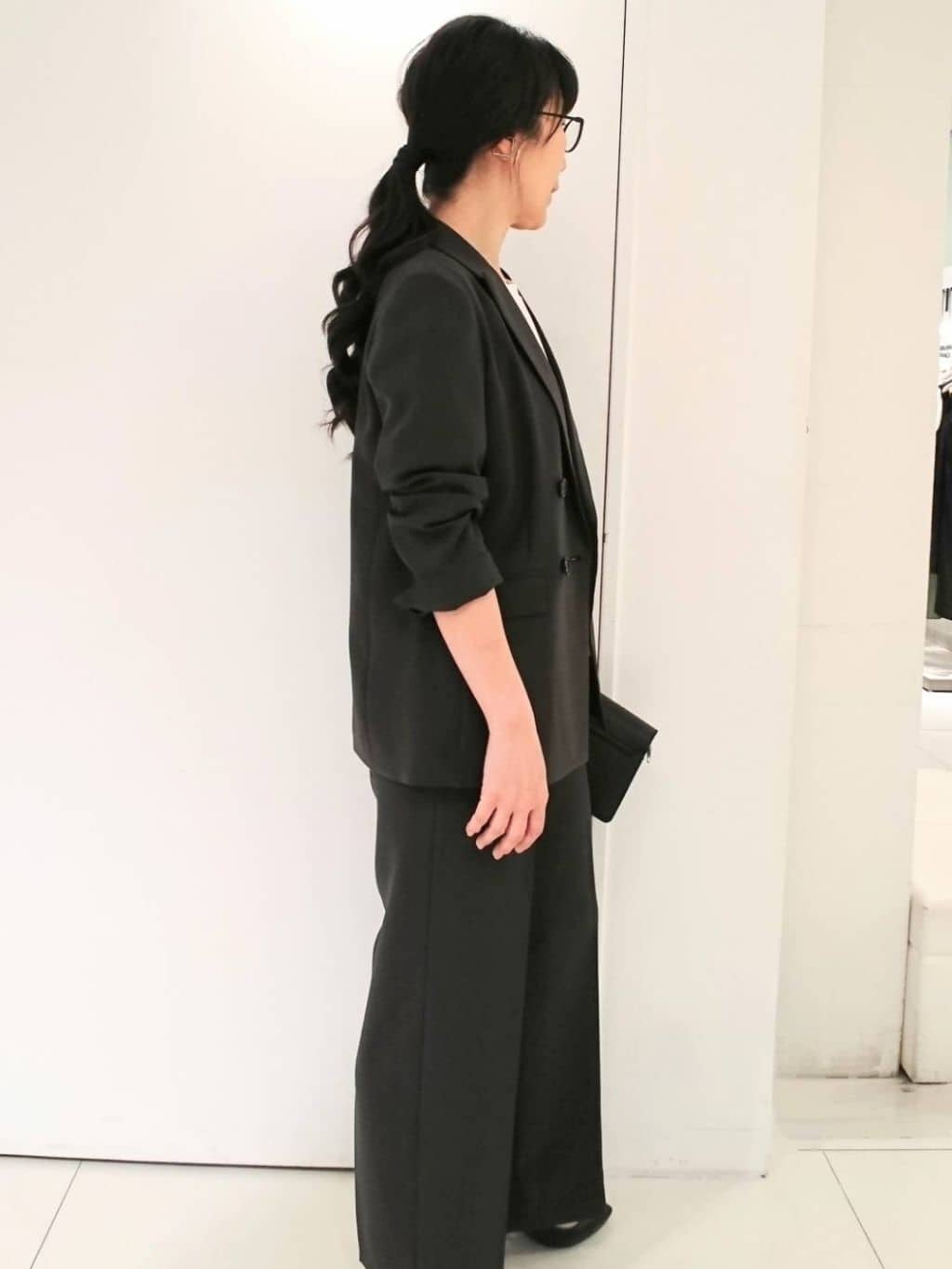 YABUさんの「UNTITLED｜◆【接触冷感/UV/セットアップ可能】ライトウェイト ワイドパンツ」を使ったコーディネート