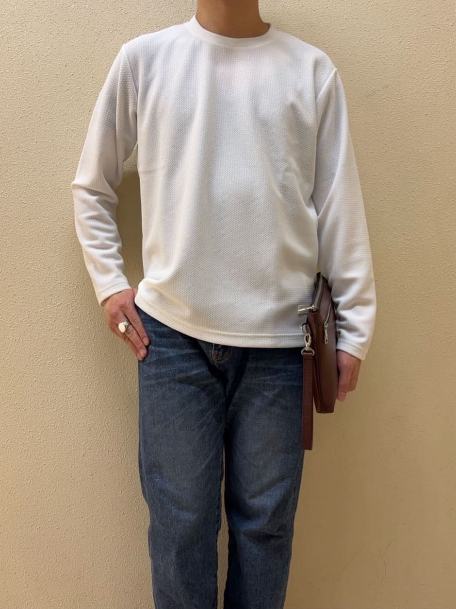 及川さんの「TAKEO KIKUCHI｜【モンスターストレッチ】日本製 ウォッシュド デニムパンツ」を使ったコーディネート