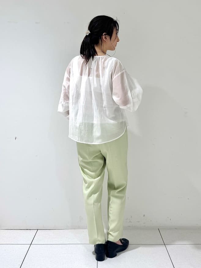 そんさんの「INDIVI｜【接触冷感／セットアップ対応】イージーテーパードパンツ【通勤・セレモニー】」を使ったコーディネート