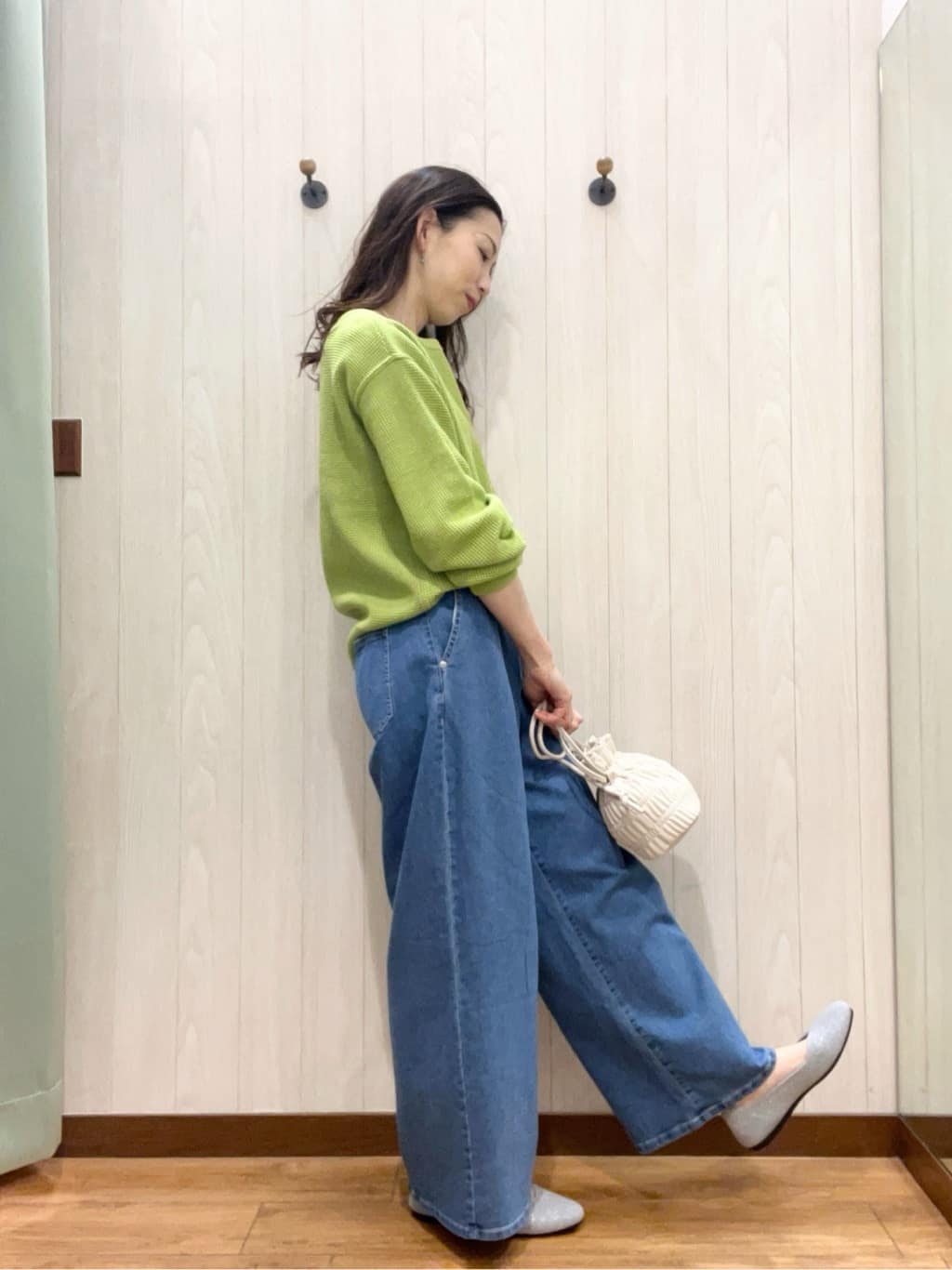 カンチャンさんの「SHOO･LA･RUE｜◆【洗える/S-LL】ワッフル編みが魅力な ドロップショルダーニット」を使ったコーディネート