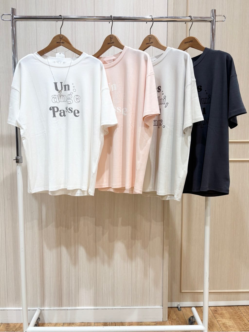 もち。さんの「SHOO･LA･RUE｜◆キラキラパーツ付き巾着ショルダーバッグ」を使ったコーディネート