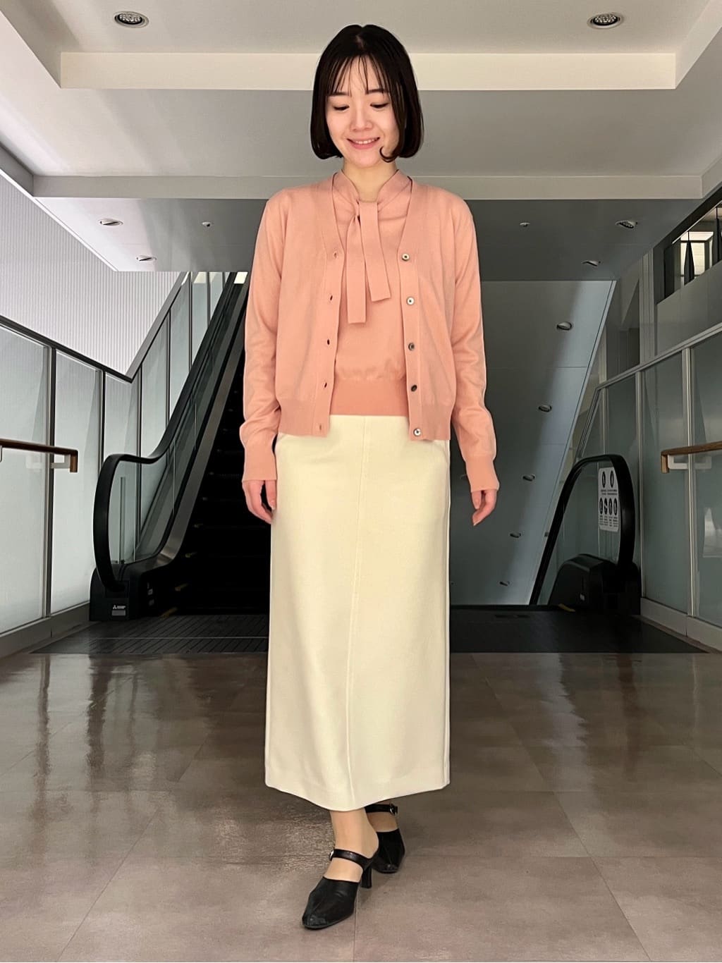ちりんさんの「UNTITLED｜◆【アンサンブル可能】ボウタイ 配色プルオーバーニット」を使ったコーディネート