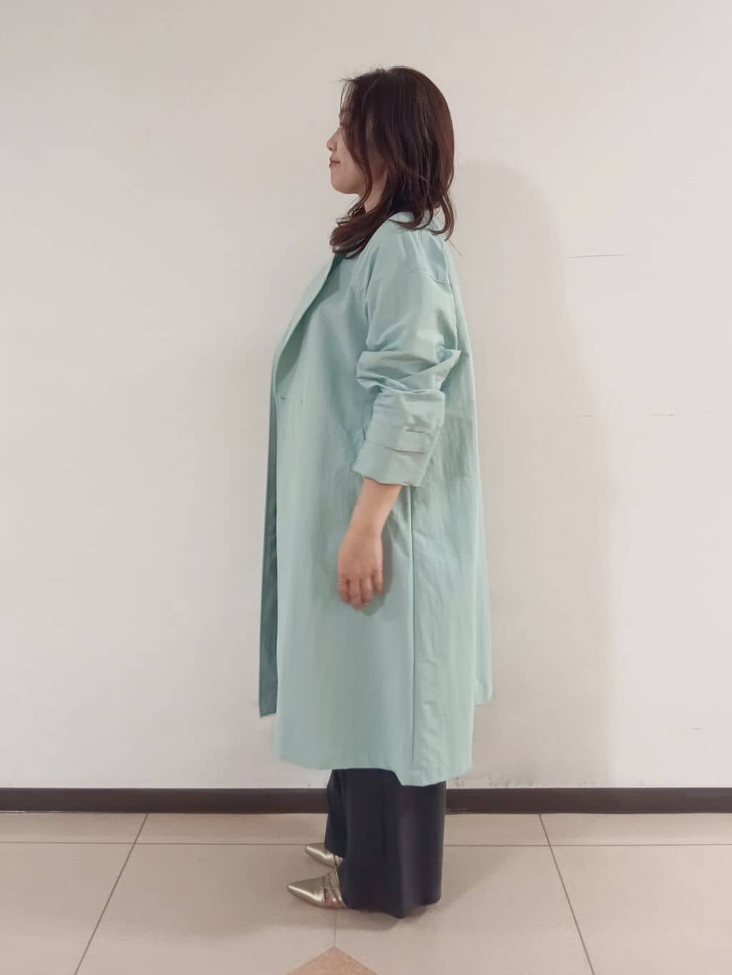 kaoさんの「INDIVI｜◆【撥水／UVケア／軽量】トレンチ風ロングコート」を使ったコーディネート