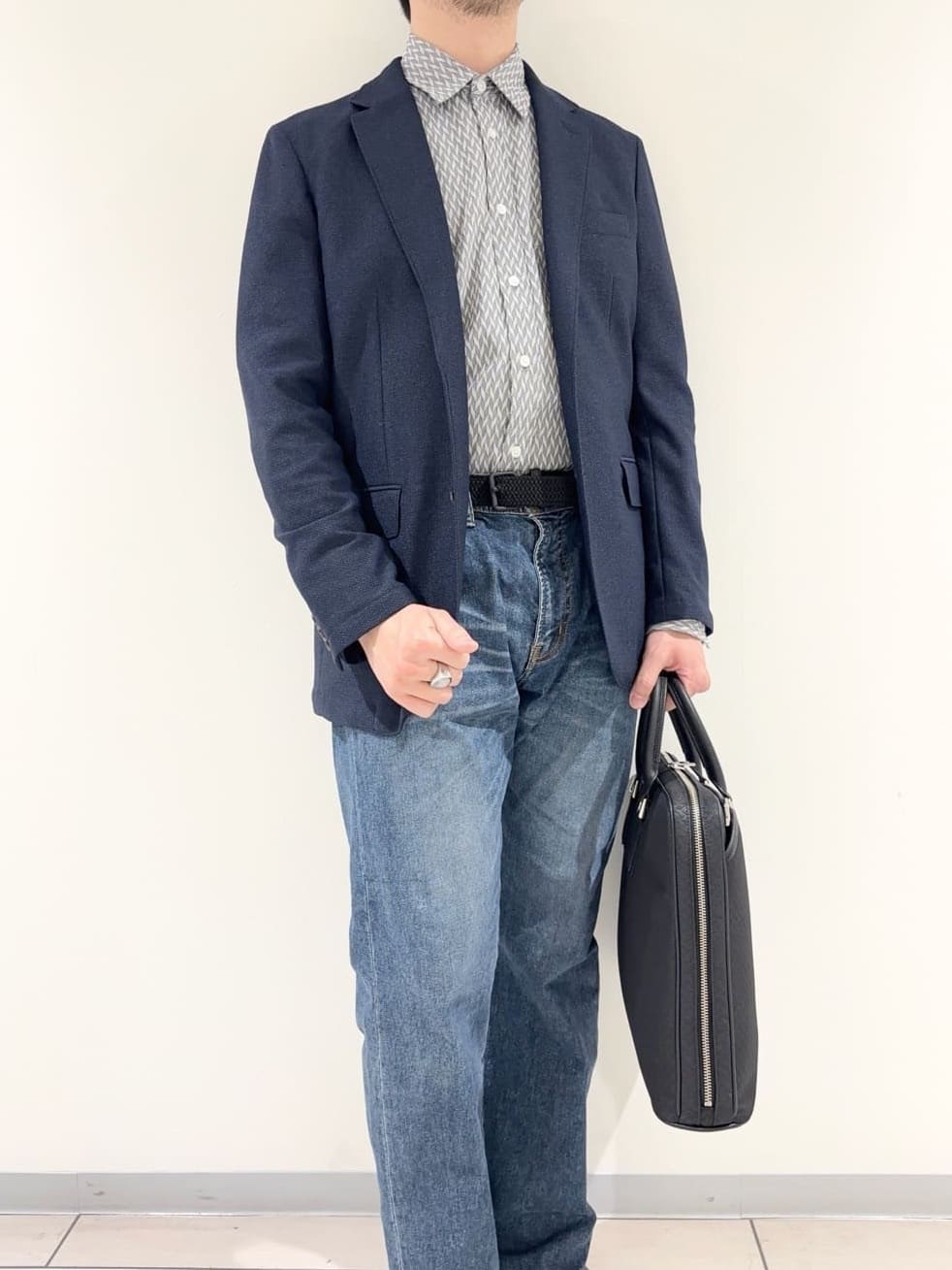 及川さんの「TAKEO KIKUCHI｜【モンスターストレッチ】日本製 ウォッシュド デニムパンツ」を使ったコーディネート