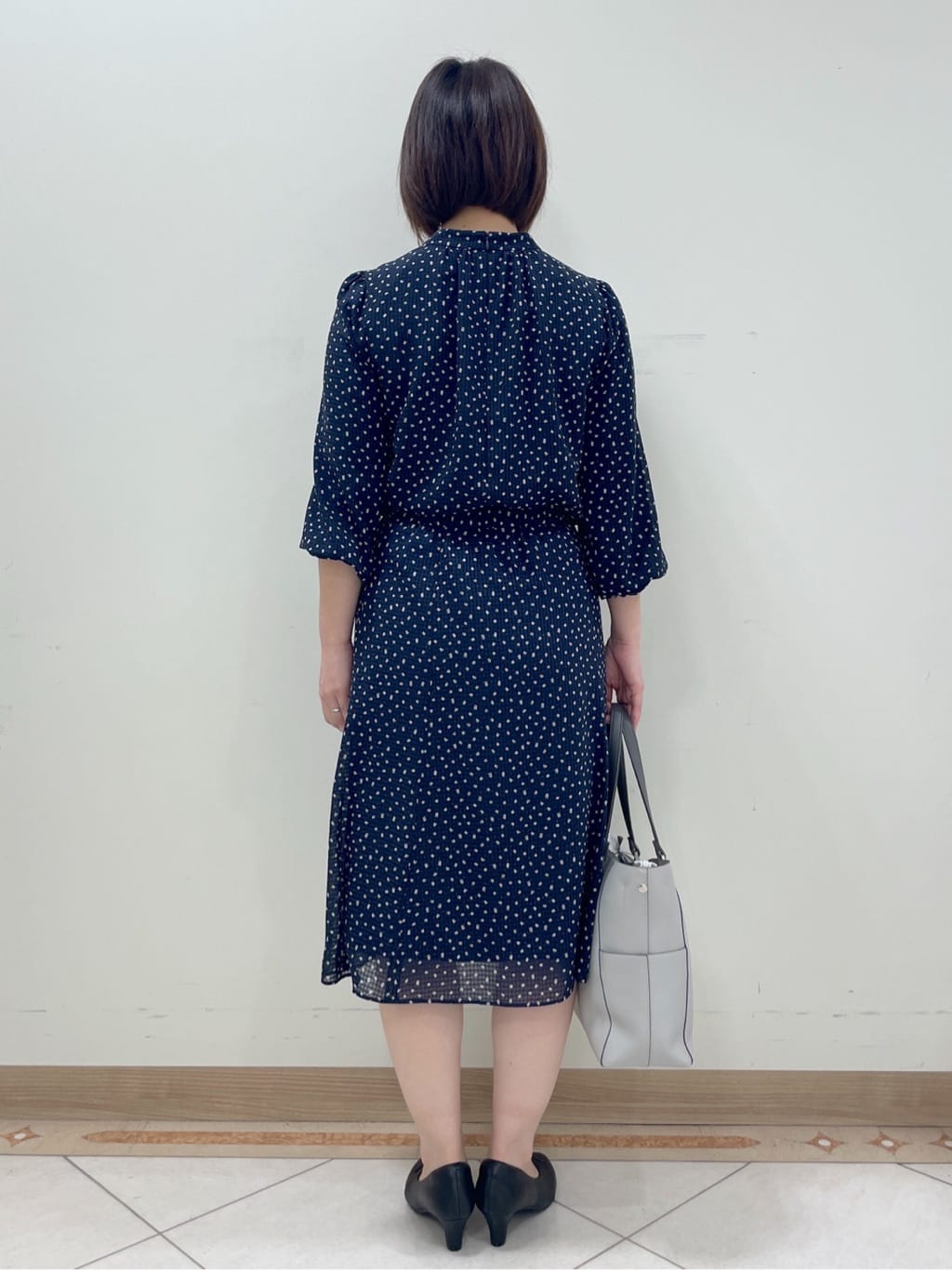 hanaさんの「Reflect｜◆【マシンウォッシュ可／セットアップ可能】コツキ柄プリントブラウス」を使ったコーディネート