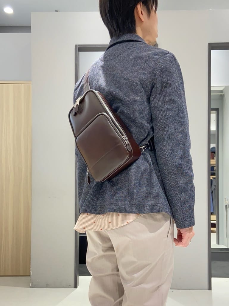 わいずみさんの「TAKEO KIKUCHI｜ハットモチーフ ジャカード ストライプ シャツ」を使ったコーディネート