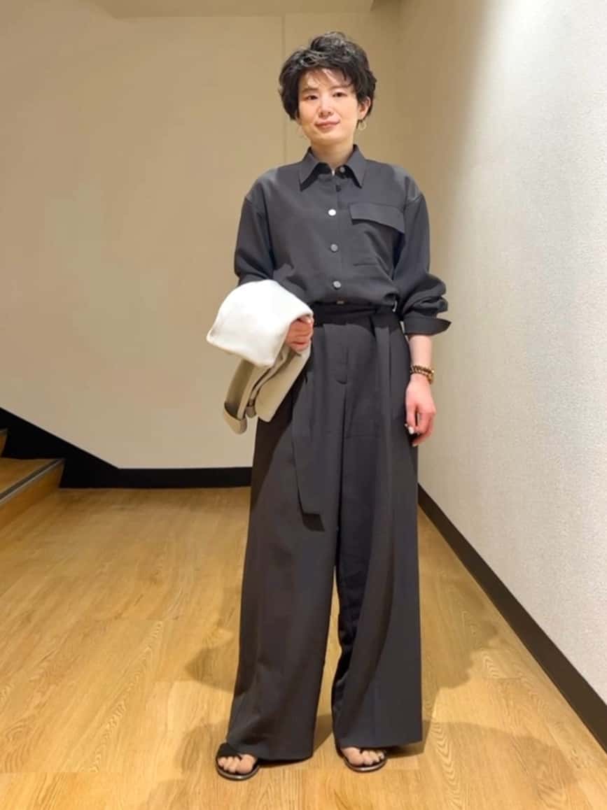 MAYUMIさんの「UNTITLED｜◆【朝比奈 彩&times;Oggi&times;UNTITLED スペシャルコラボ】シャツカラーオールインワン」を使ったコーディネート