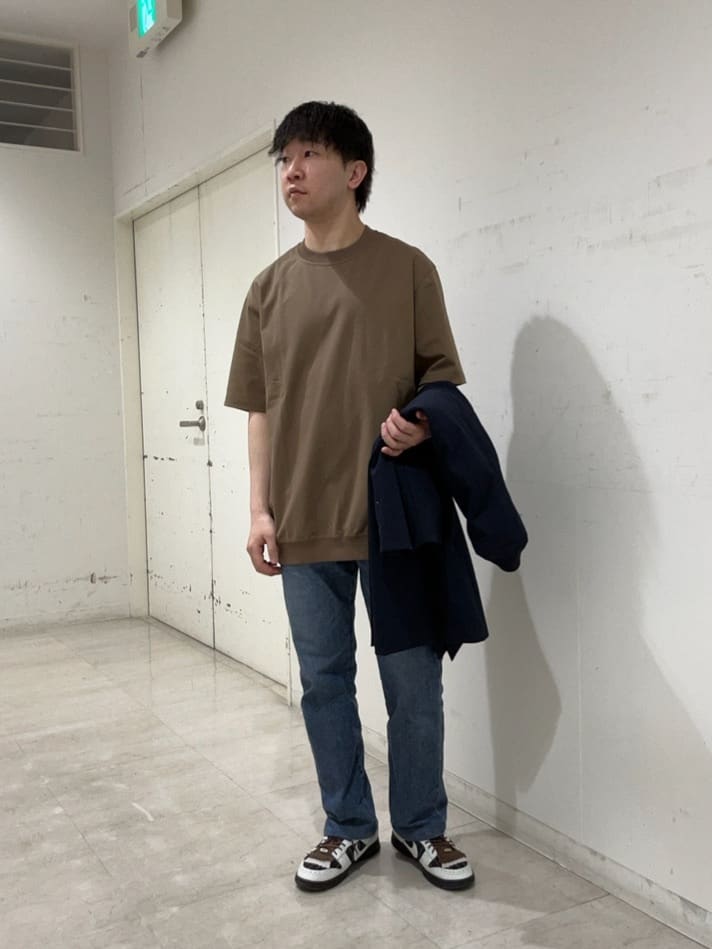 コウノ モトヤさんの「TAKEO KIKUCHI｜【抗菌防臭／5サイズ展開】ハイゲージポンチ Tシャツ」を使ったコーディネート