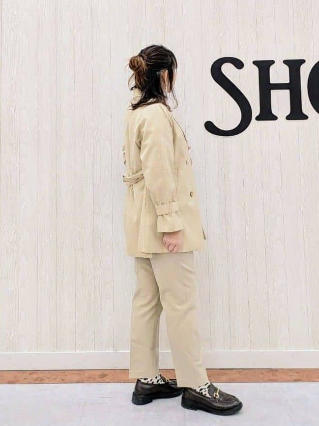 さくみぃさんの「SHOO･LA･RUE｜◆【S-LL/防花粉/撥水】ミドル丈トレンチコート」を使ったコーディネート