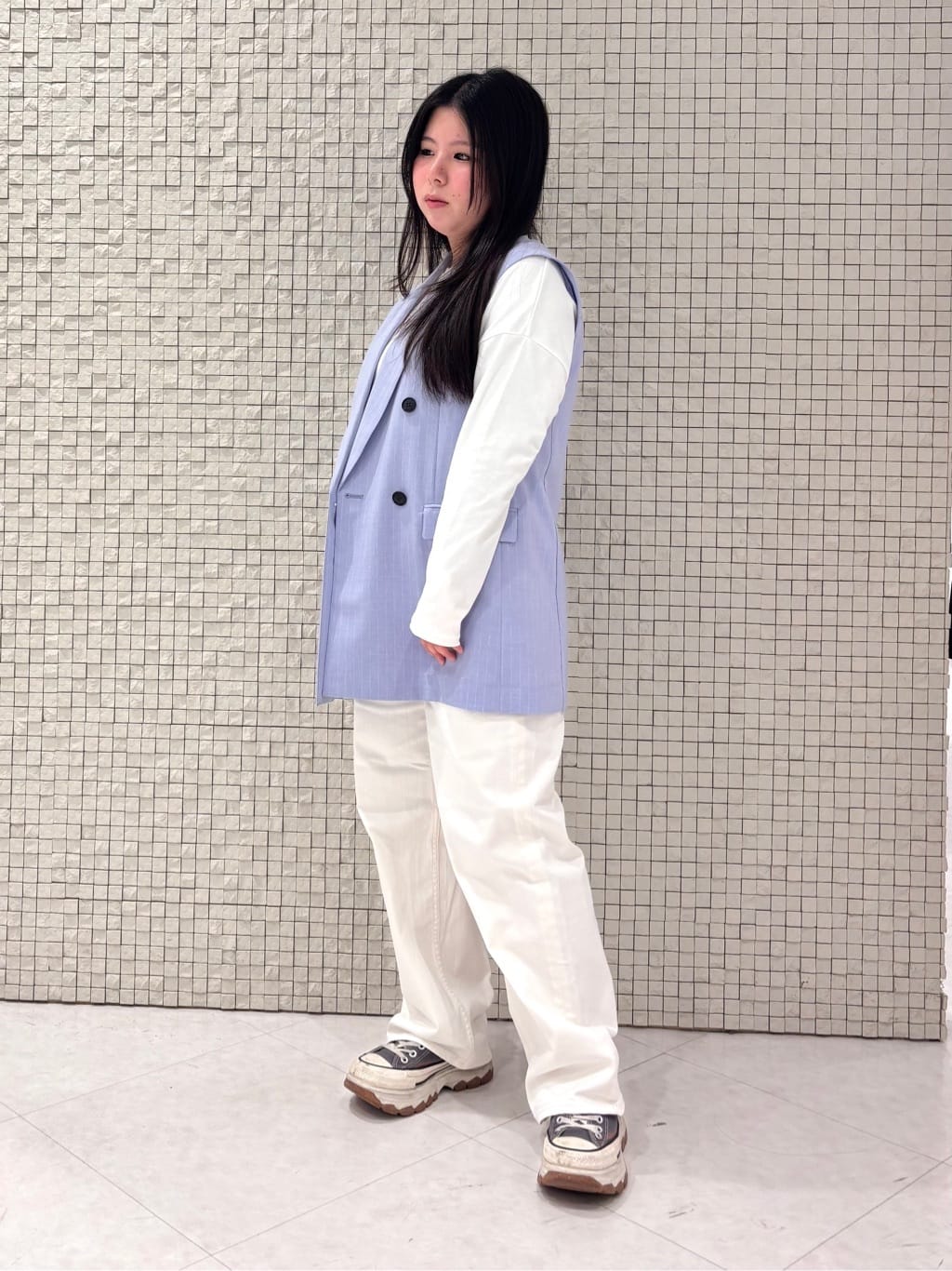 MEGUMIさんの「INDIVI｜◆【洗える／SETUP可能】リネンライクダブルジレジャケット」を使ったコーディネート