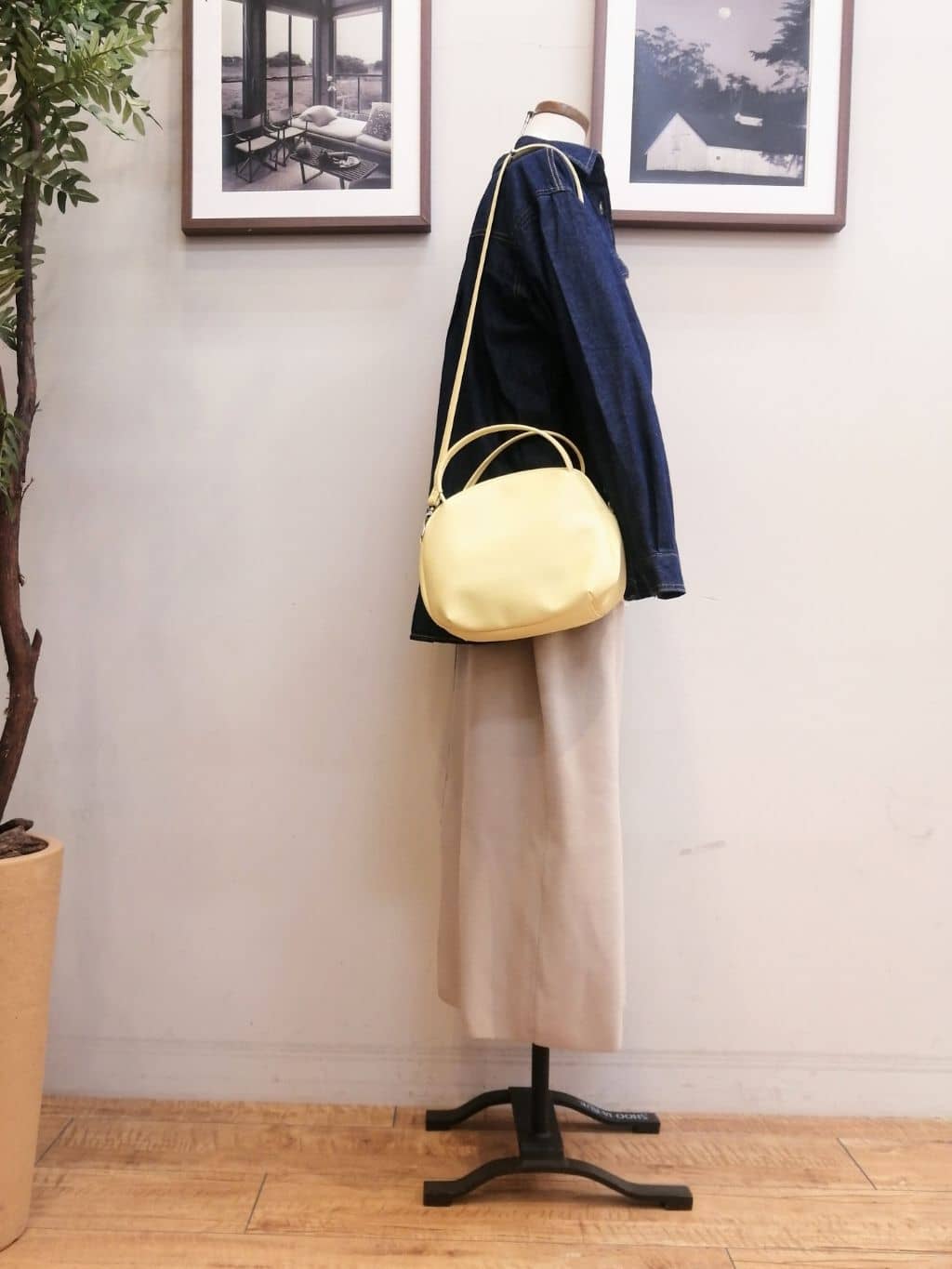 maiさんの「SHOO･LA･RUE｜◆【洗える/S-LL】大人のこなれコーデに やわらかデニムシャツ」を使ったコーディネート