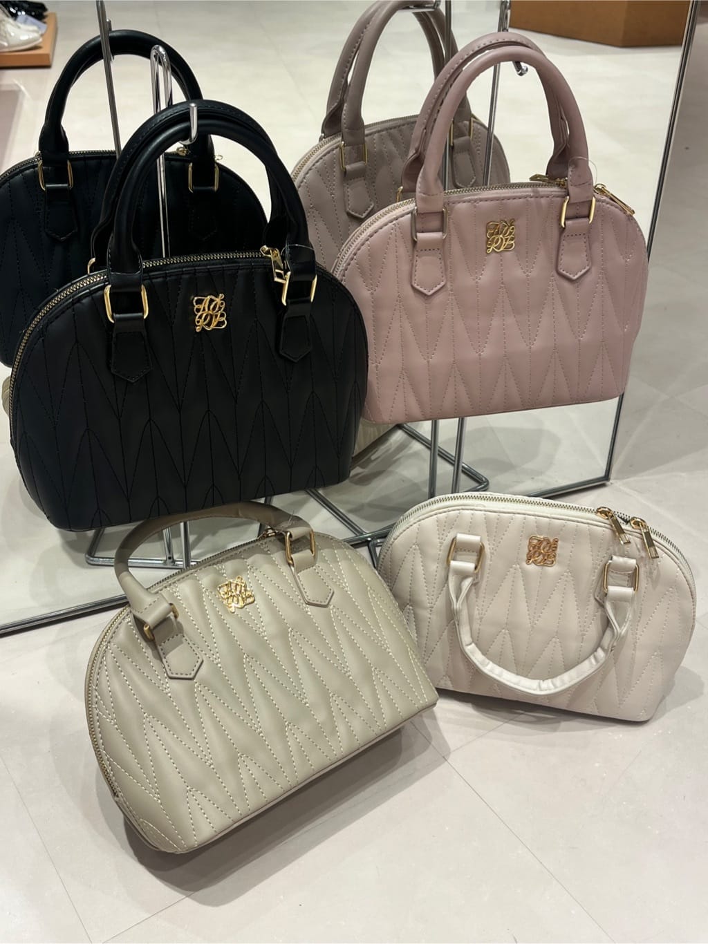 このかさんの「ESPERANZA｜キルティング 2WAY ショルダーバッグ ボストン」を使ったコーディネート