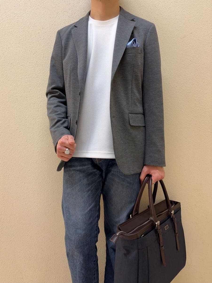 及川さんの「TAKEO KIKUCHI｜【モンスターストレッチ】日本製 ウォッシュド デニムパンツ」を使ったコーディネート
