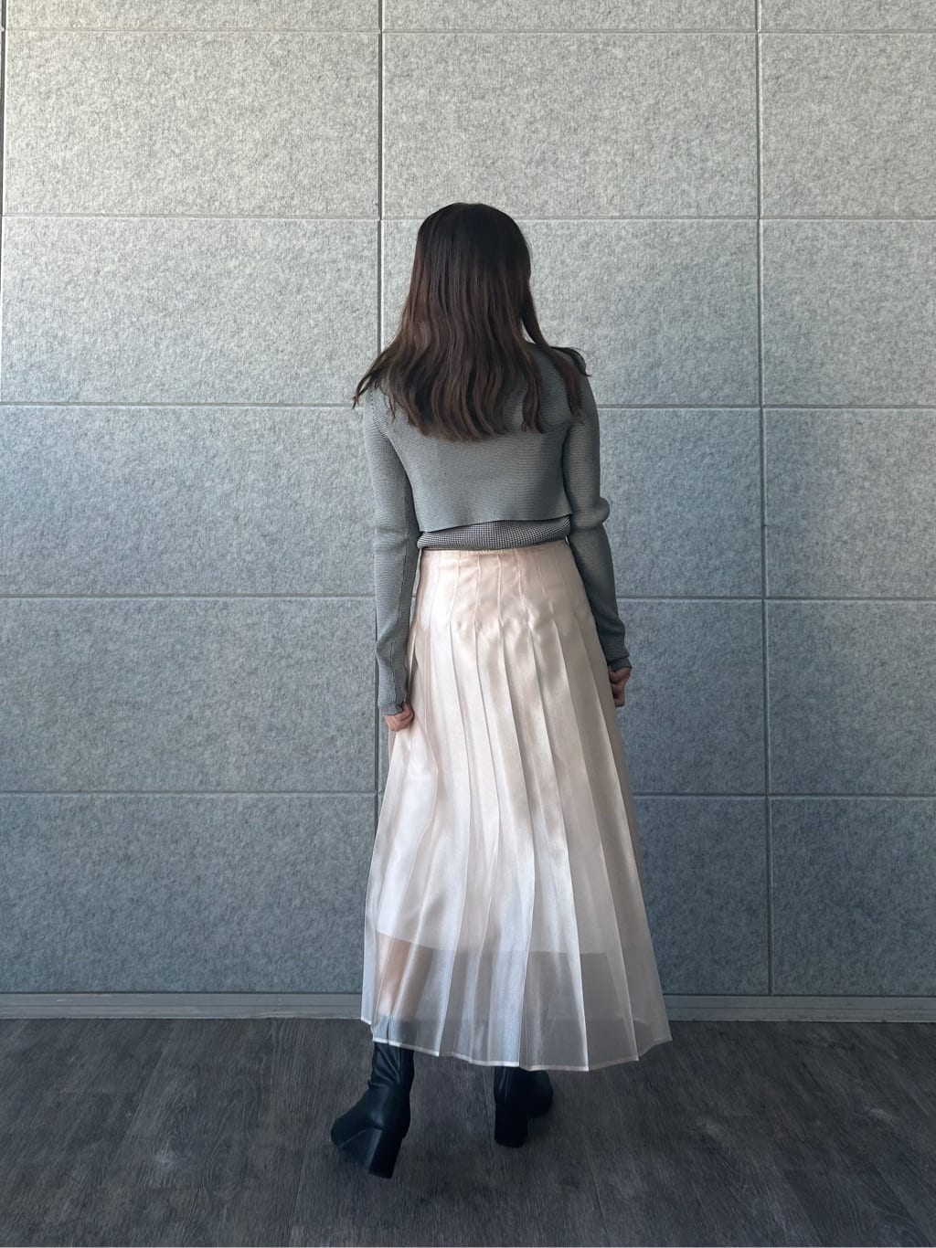 ishikawaさんの「CODE A｜shiny sheer pleated skirt」を使ったコーディネート