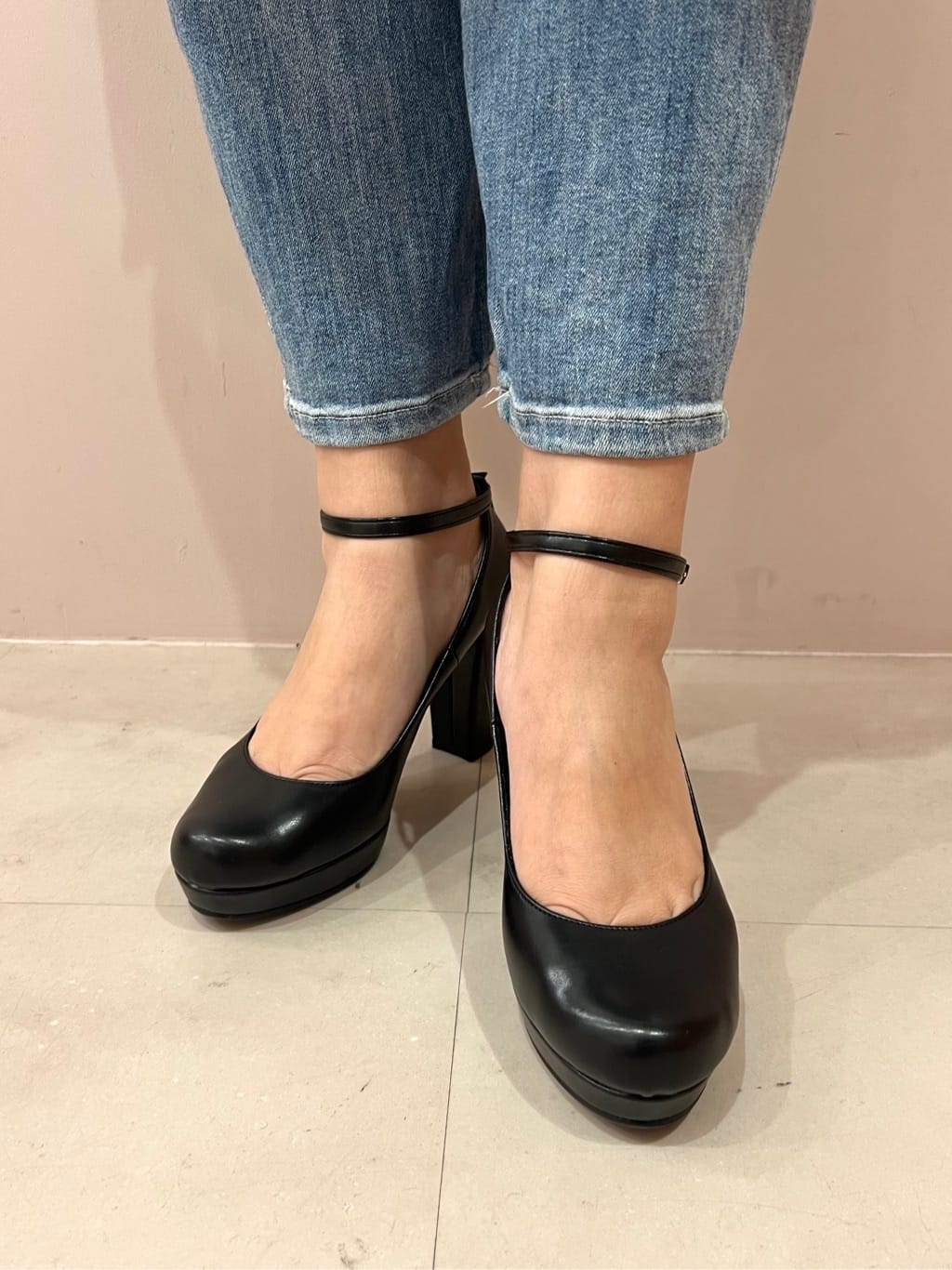 TAKAさんの「ESPERANZA｜3WAYチャンキーヒールパンプス」を使ったコーディネート