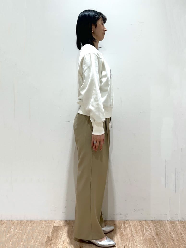 momokoさんの「OPAQUE.CLIP｜◆カレッジロゴスウェット【洗濯機洗い可】」を使ったコーディネート