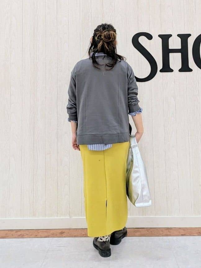 さくみぃさんの「SHOO･LA･RUE｜◆【洗える/S-LL】選べる3柄 グラフィックスウェット」を使ったコーディネート