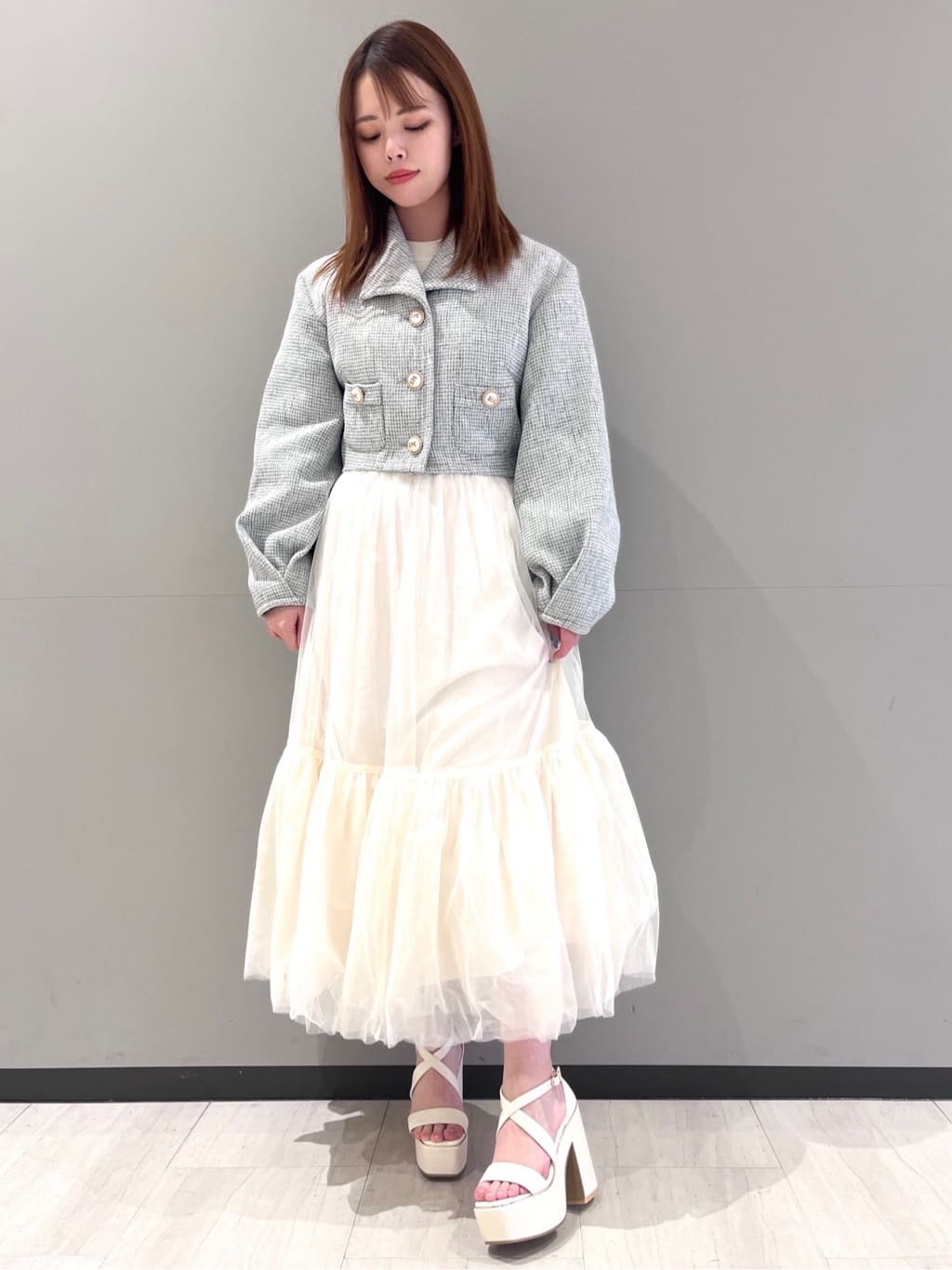 RISAさんの「ESPERANZA｜【ラク盛り／サンダル】リピーター続出／脚長美脚　クロスストラップサンダル」を使ったコーディネート