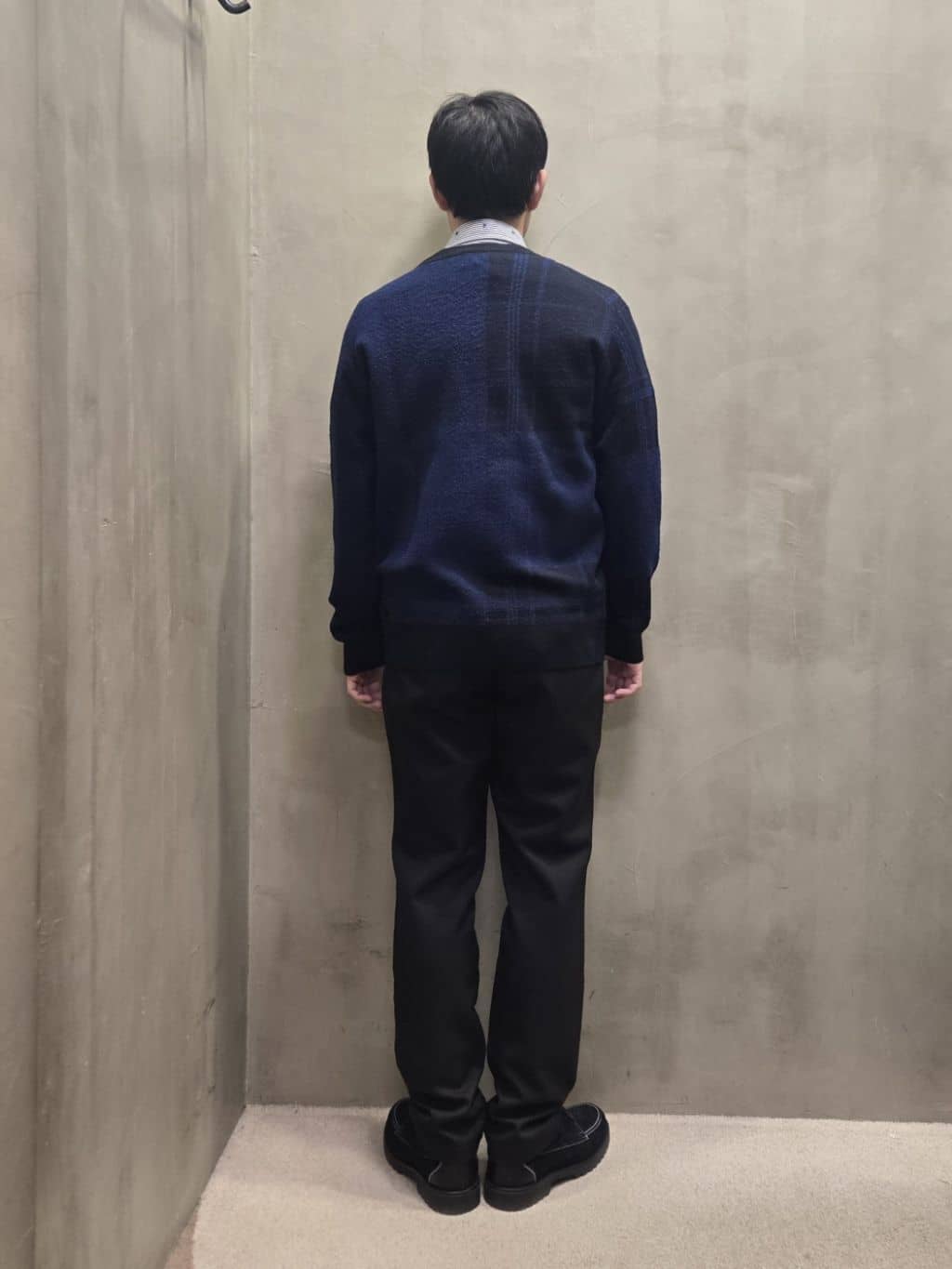 白木駆さんの「TAKEO KIKUCHI｜ハットモチーフ ジャカード ストライプ シャツ」を使ったコーディネート