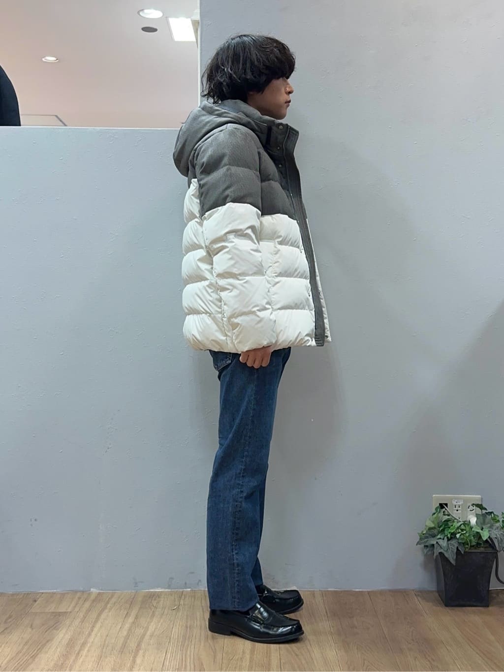 Uさんの「TAKEO KIKUCHI｜【モンスターストレッチ】日本製 ウォッシュド デニムパンツ」を使ったコーディネート