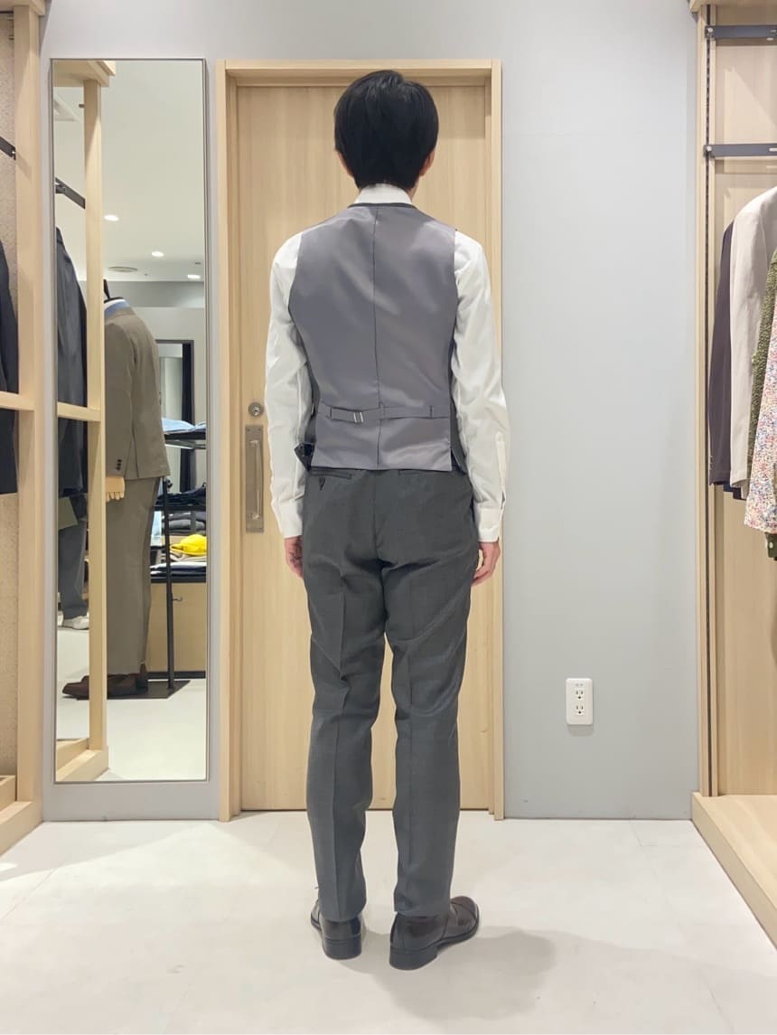 わいずみさんの「TAKEO KIKUCHI｜【Three by Three】シャイニーシャークピンヘッド スーツ/3ピース対応可」を使ったコーディネート