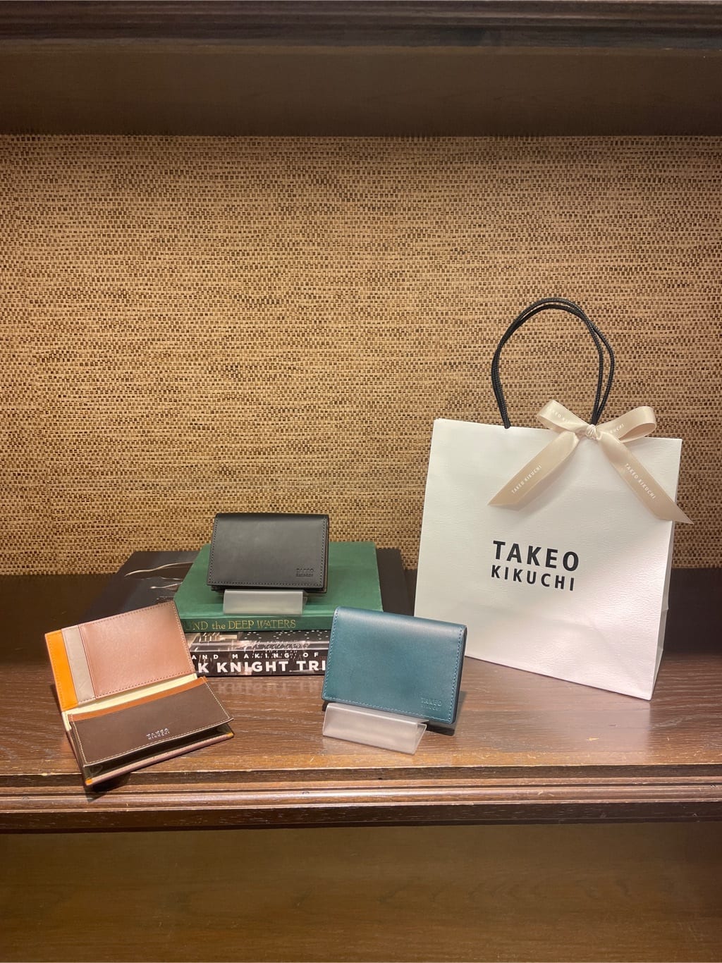 maaさんの「TAKEO KIKUCHI｜アンティーク調レザー 2つ折り長財布」を使ったコーディネート