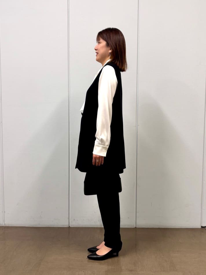 SaKiさんの「UNTITLED｜◆【セットアップ可能】カラーレスジレ」を使ったコーディネート