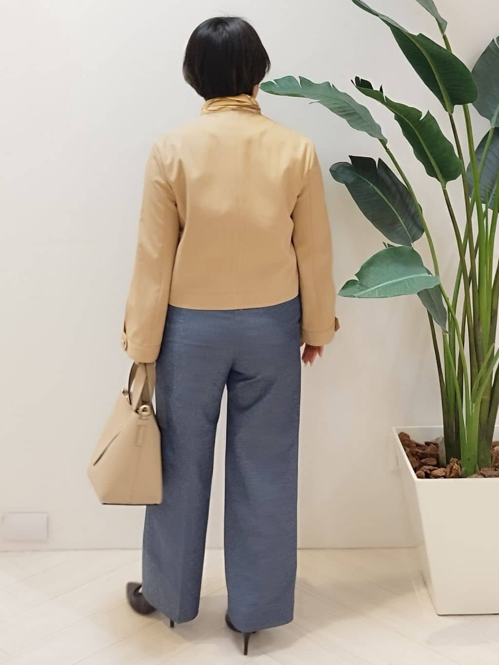 s u g iさんの「UNTITLED｜【手洗い／88cm正方形】バイカラーハーネススカーフ」を使ったコーディネート