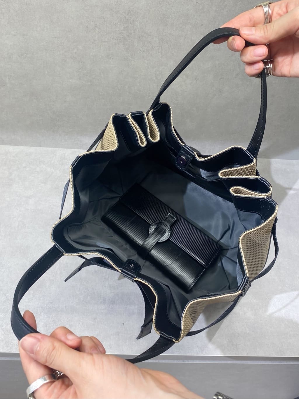 Uさんの「HIROKO HAYASHI｜PANIER（パニエ） ハンドバッグ」を使ったコーディネート