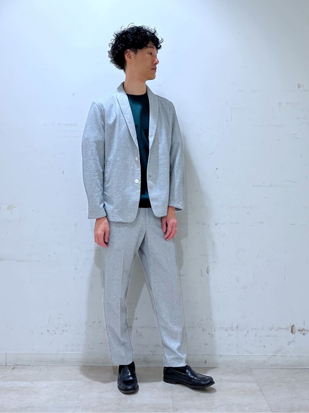 mutoさんの「TAKEO KIKUCHI｜【抗菌防臭／5サイズ展開】ハイゲージポンチ Tシャツ」を使ったコーディネート