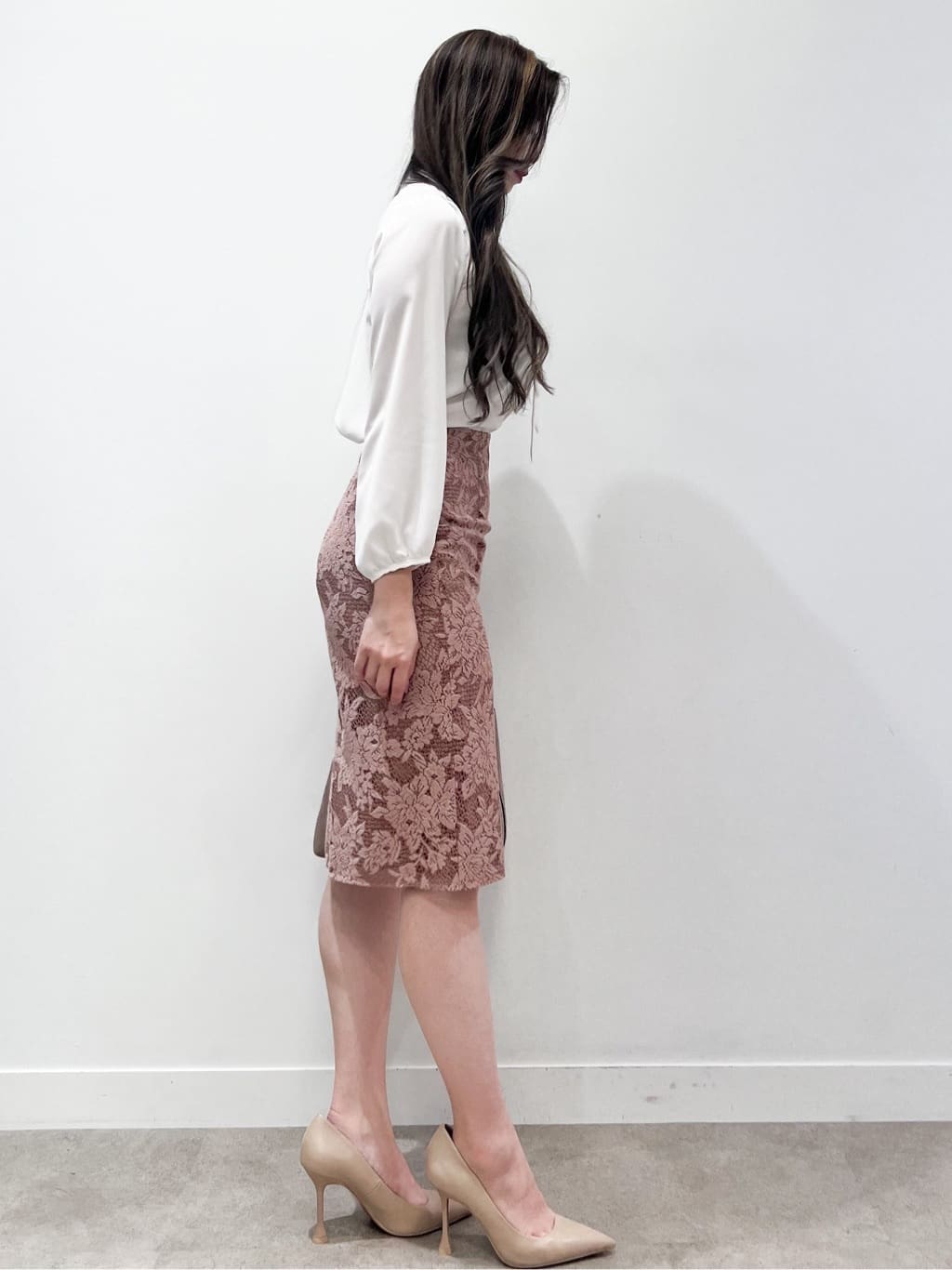 エリカさんの「COUP DE CHANCE｜【一枚着／ジャケットイン】女性らしい細ボウタイブラウス」を使ったコーディネート
