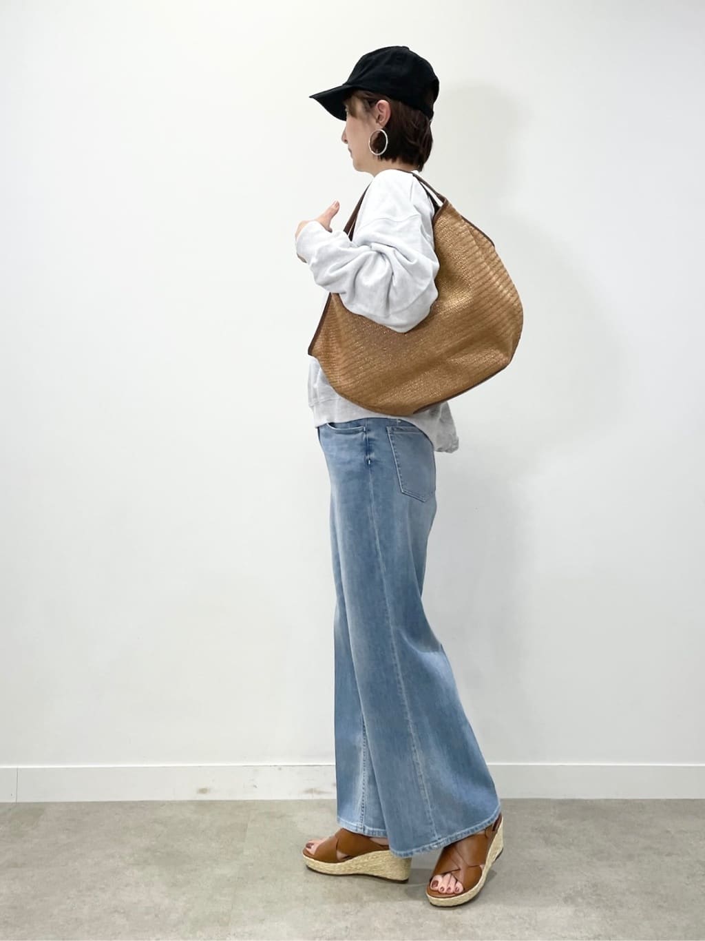 KAYOさんの「UNTITLED｜◆【Ca_CHIGNON】別注ロゴスウェット」を使ったコーディネート