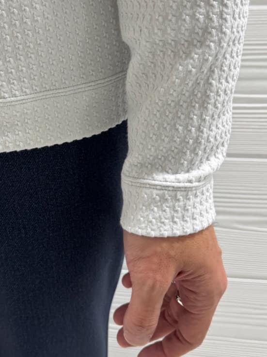 井出恭輔さんの「TAKEO KIKUCHI｜【DOWN FABRIC】ダウンファブリック スタンドカラーブルゾン」を使ったコーディネート