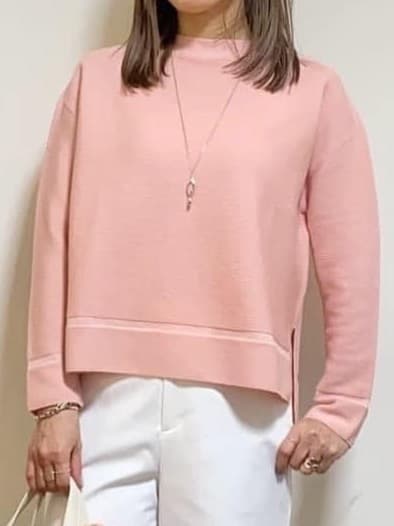 tomoさんの「UNTITLED｜【手洗い／88cm正方形】バイカラーハーネススカーフ」を使ったコーディネート