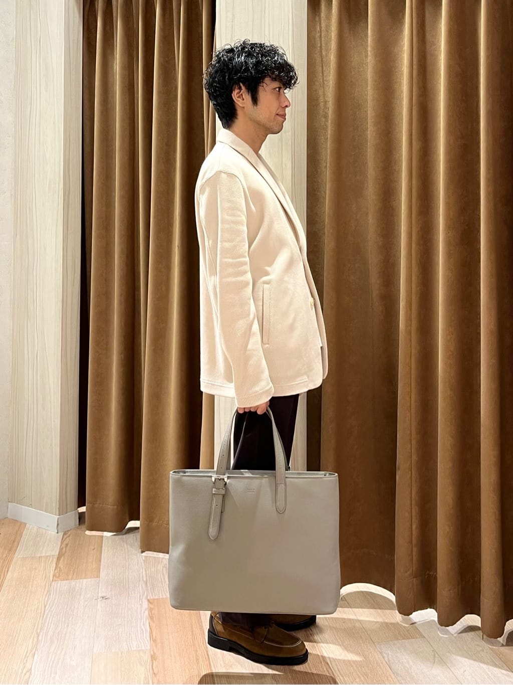 URAさんの「TAKEO KIKUCHI｜【Made in JAPAN】播州織 ストレッチ パンツ」を使ったコーディネート