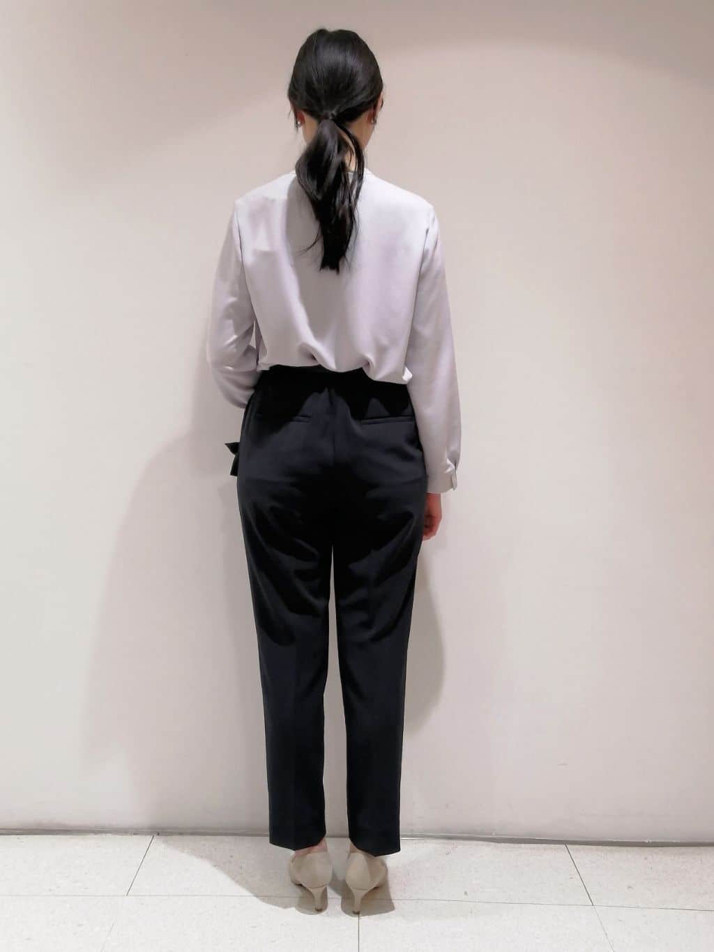 ayanoさんの「INDIVI｜【洗える／UVケア／スーツ】ストレッチノーカラージャケット」を使ったコーディネート