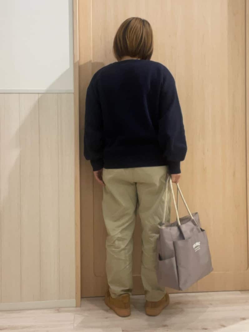 ポンさんの「SHOO･LA･RUE｜◆【洗える/S-LL/ちくちくしにくい】大人のための ロゴ入りスウェットライクニット」を使ったコーディネート