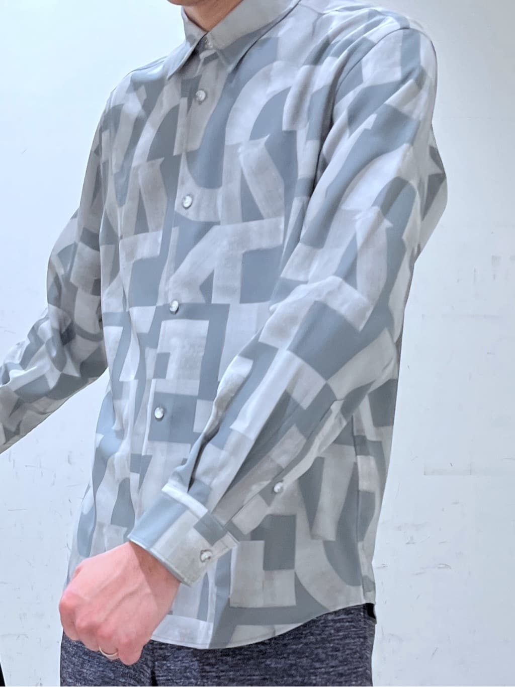 mutoさんの「TAKEO KIKUCHI｜【ONOFF対応】TRダブルニット ストレッチパンツ」を使ったコーディネート